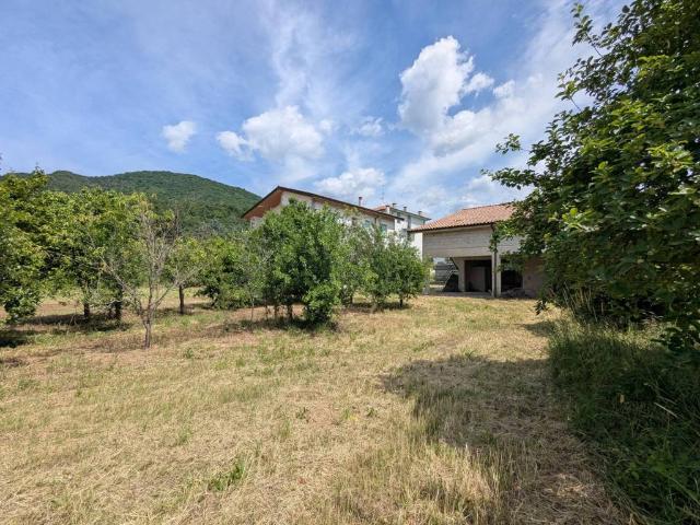 Villa in vendita a Torreano UD