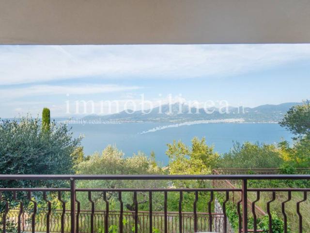Villa in vendita a Torri del Benaco VR