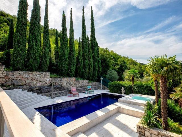 Villa in vendita a Torri del Benaco VR