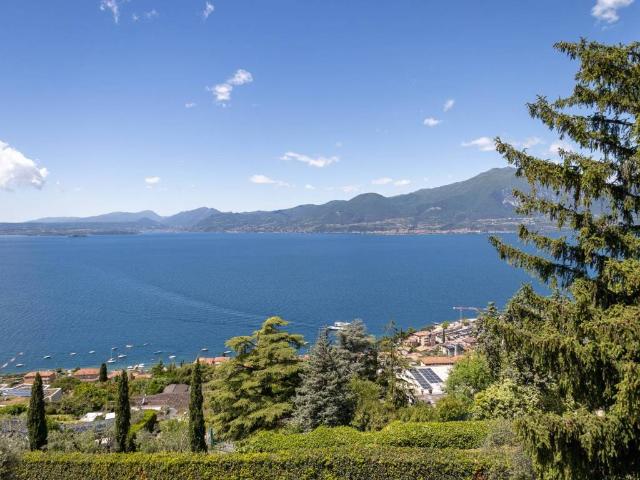 Villa in vendita a Torri del Benaco VR