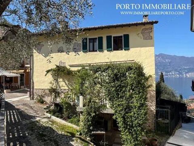 Villa in vendita a Torri del Benaco VR