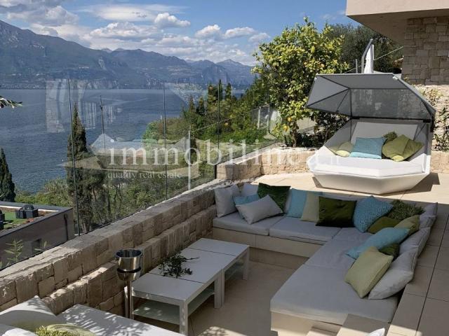 Villa in vendita a Torri del Benaco VR