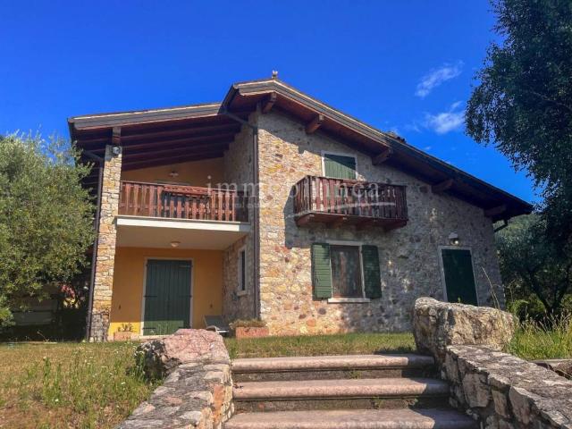 Villa in vendita a Torri del Benaco VR