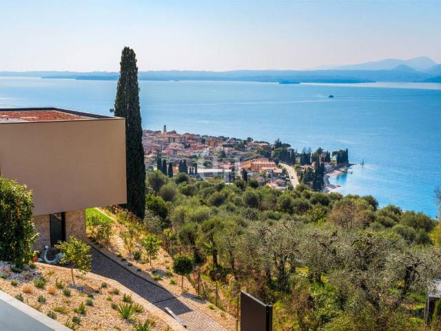 Villa in vendita a Torri del Benaco VR