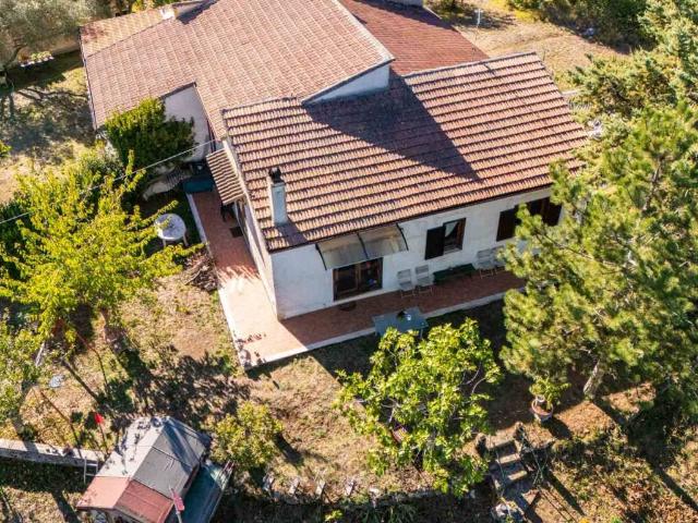 Villa in vendita a Torricella in Sabina RI