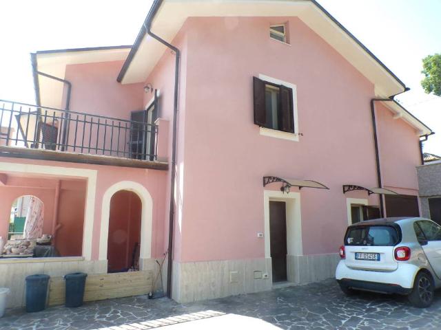 Villa in vendita a Torricella in Sabina RI