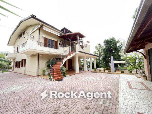 Villa in vendita a Tortoreto TE