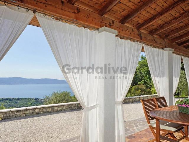 Villa in vendita a Toscolano Maderno BS