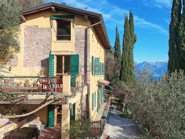 Villa in vendita a Toscolano Maderno BS