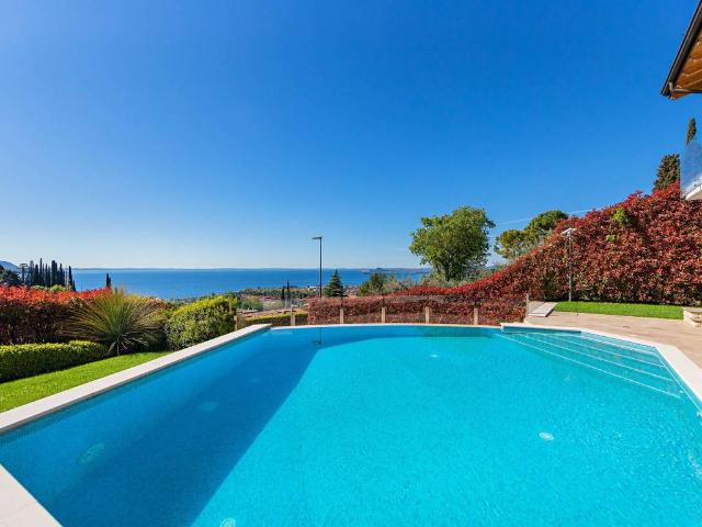 Villa in vendita a Toscolano Maderno BS