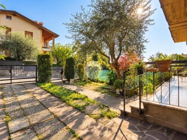 Villa in vendita a Toscolano Maderno BS