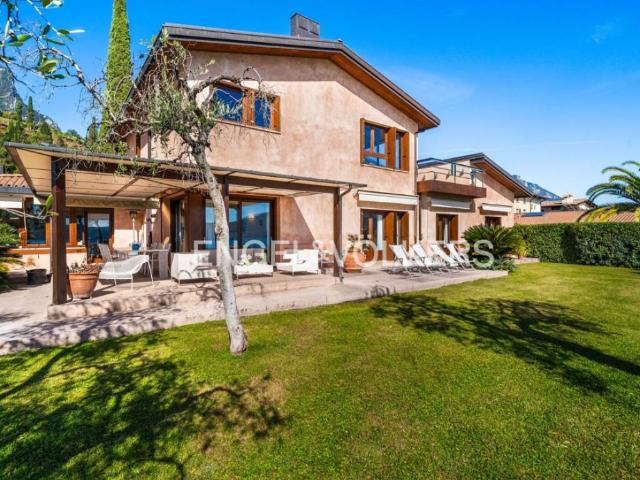 Villa in vendita a Toscolano Maderno BS