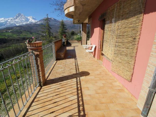 Villa in vendita a Tossicia TE