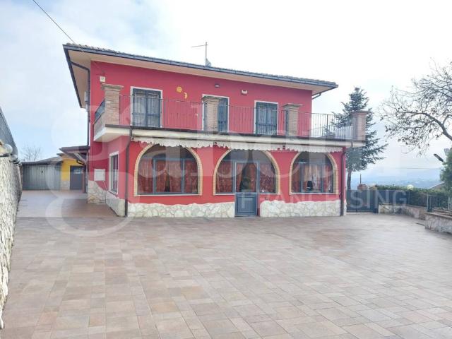 Villa in vendita a Tossicia TE