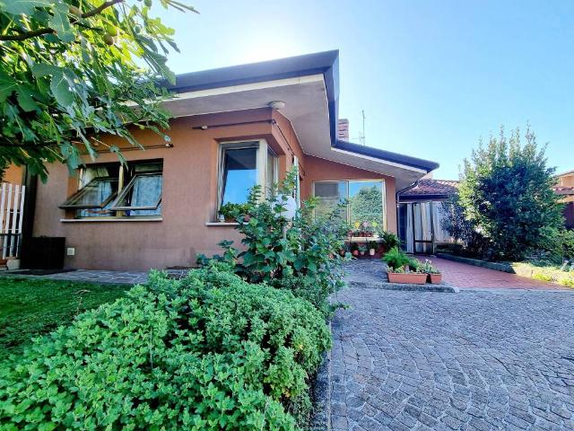 Villa in vendita a Tavagnacco UD