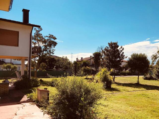 Villa in vendita a Tavagnacco UD