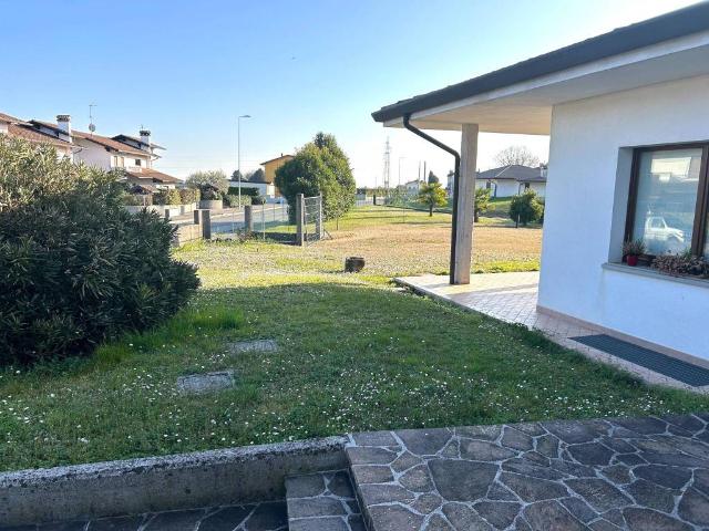 Villa in vendita a Tavagnacco UD