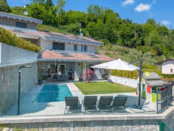 Villa in vendita a Tavernerio CO
