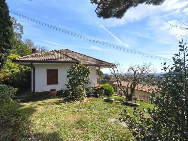 Villa in vendita a Tavernerio CO