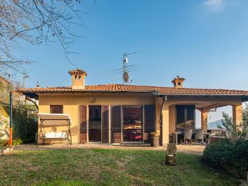 Villa in vendita a Tavernerio CO
