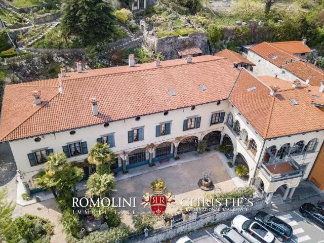 Villa in vendita a Tavernola Bergamasca BG
