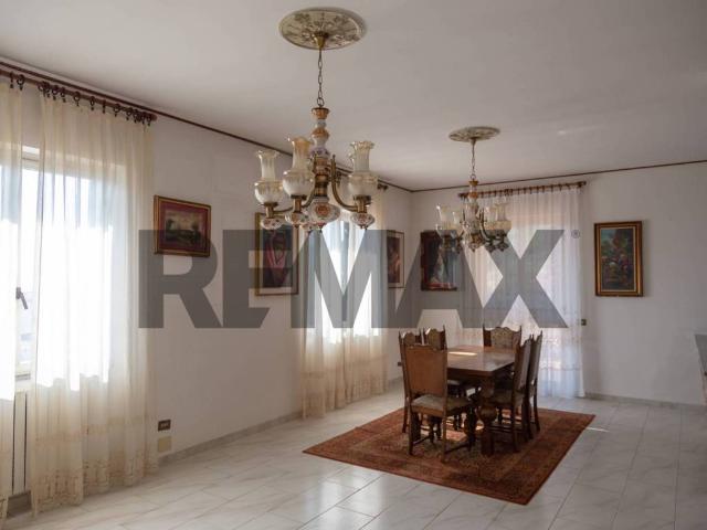 Villa in vendita a Tavernola Bergamasca BG