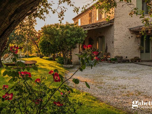 Villa in vendita a Tavoleto PU