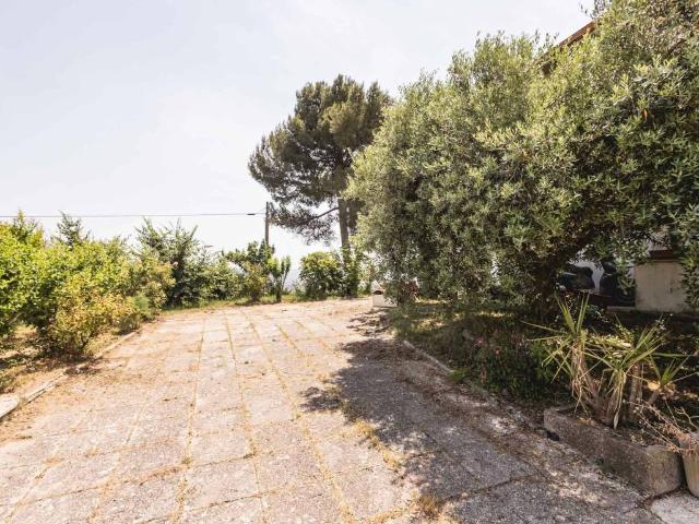 Villa in vendita a Tavullia PU