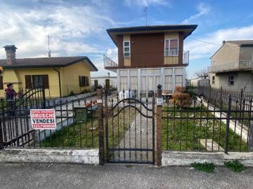 Villa in vendita a Taglio di Po RO