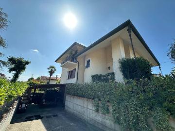 Villa in vendita a Taglio di Po RO