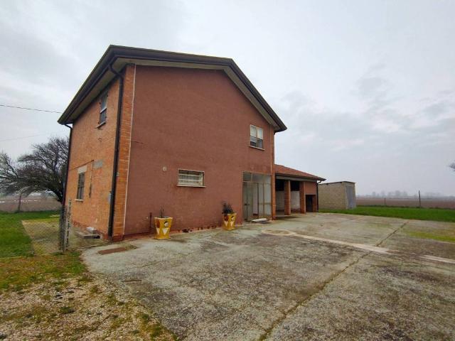 Villa in vendita a Taglio di Po RO