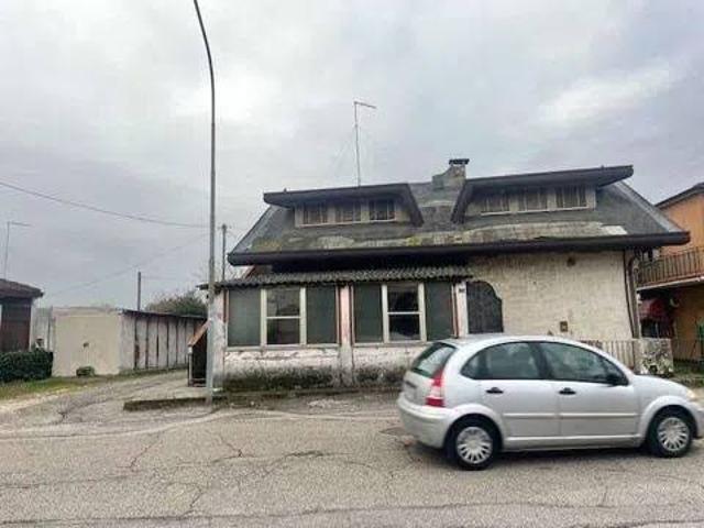 Villa in vendita a Taglio di Po RO