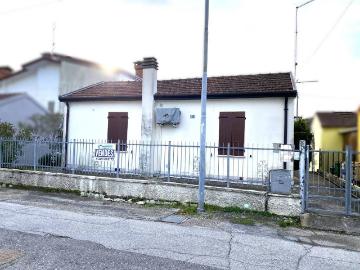 Villa in vendita a Taglio di Po RO