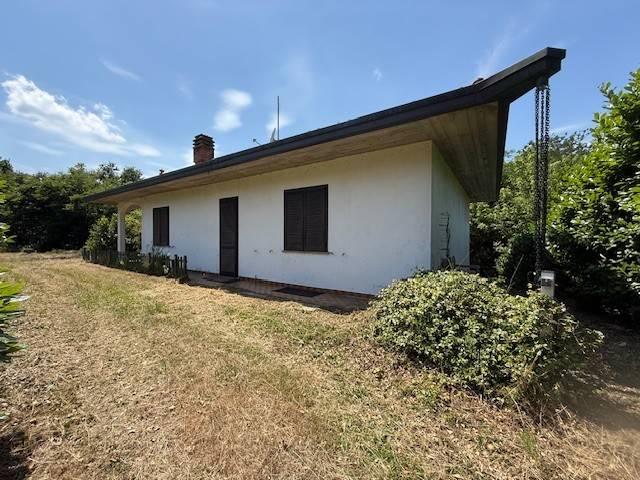 Villa in vendita a Taino VA