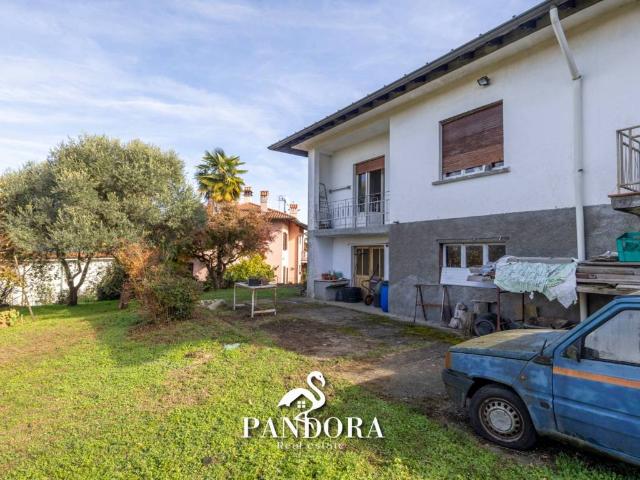 Villa in vendita a Taino VA
