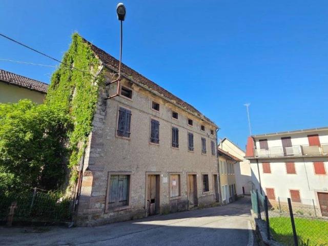 Villa in vendita a Tambre BL