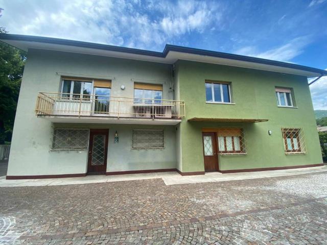 Villa in vendita a Tarcento UD