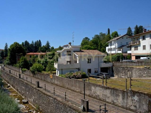Villa in vendita a Tarcento UD