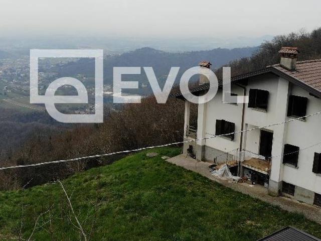 Villa in vendita a Tarcento UD