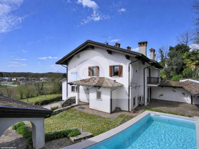 Villa in vendita a Tarcento UD
