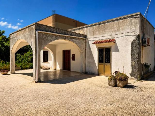 Villa in vendita a Taranto TA