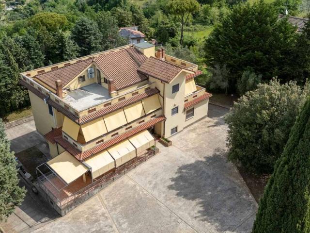 Villa in vendita a Tarano RI