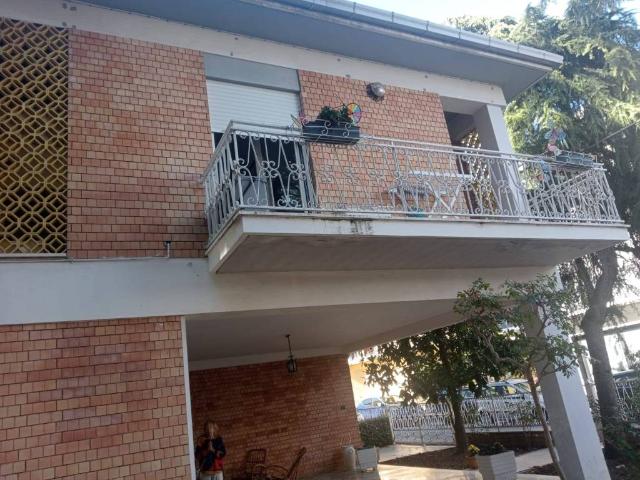 Villa in vendita a Teramo TE