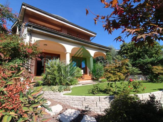 Villa in vendita a Teramo TE