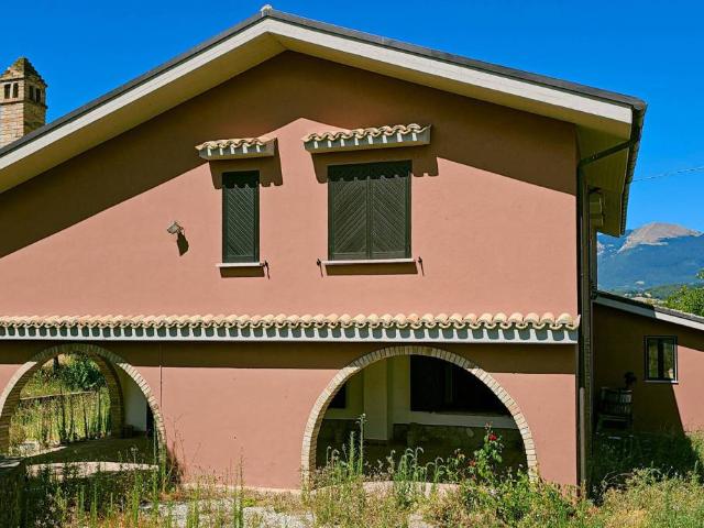 Villa in vendita a Teramo TE