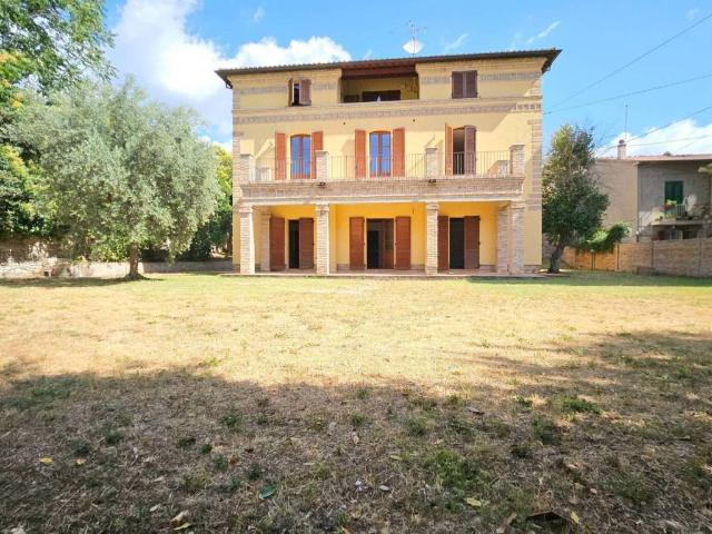 Villa in vendita a Teramo TE