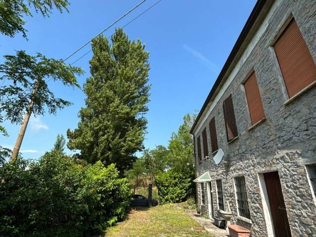 Villa in vendita a Terenzo PR