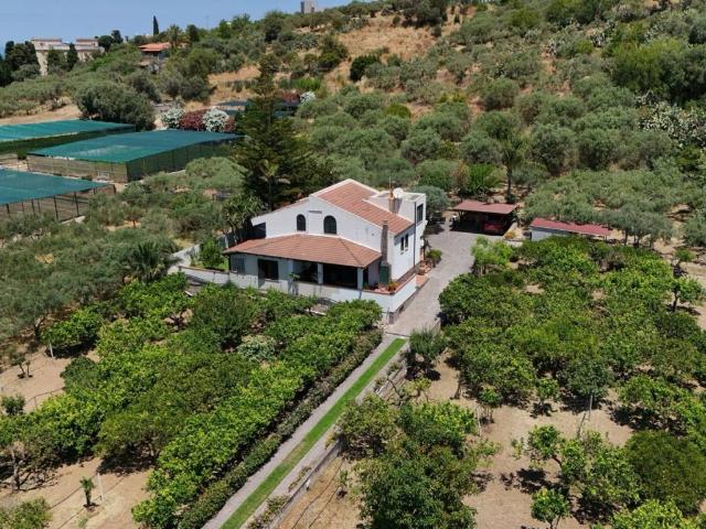Villa in vendita a Terme Vigliatore ME