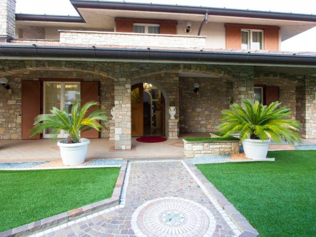 Villa in vendita a Terno d'Isola BG