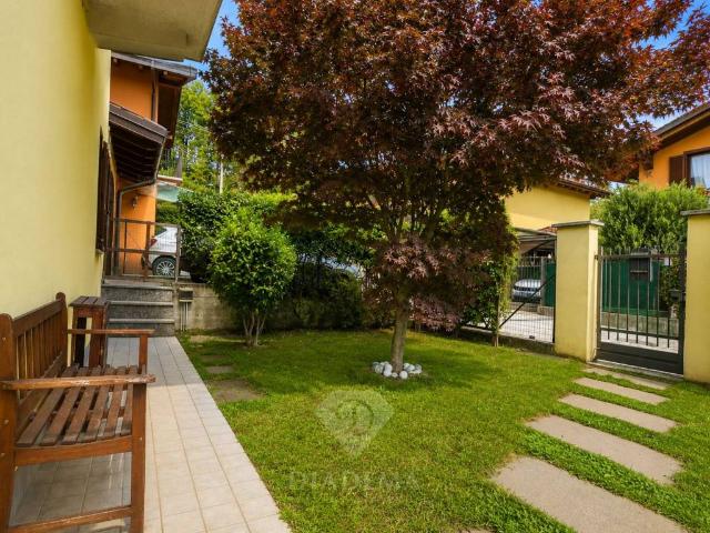Villa in vendita a Ternate VA